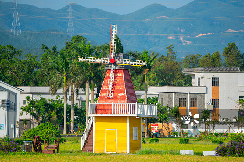 乡村田园风光和风车图片素材