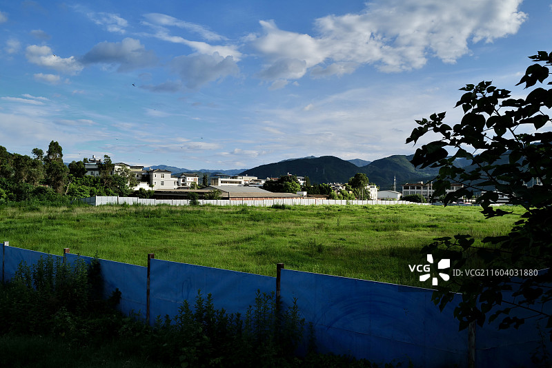 云南大理传统乡村村落田园风光图片素材