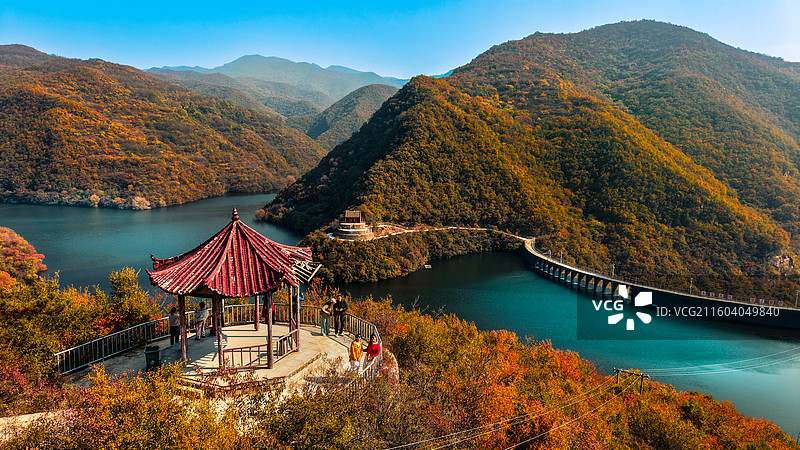 山西平陆大河庙水库秋色图片素材