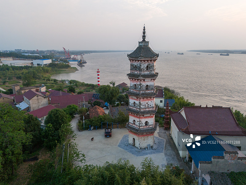 安徽省池州市东至县东流镇长江东流双塔秀峰塔天然塔航拍图片素材