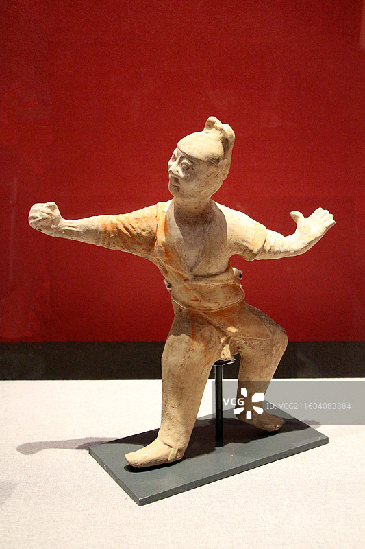 上海奉贤博物馆 —— 白陶彩绘驯马俑图片素材