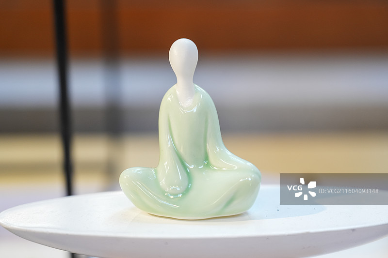 人物陶瓷摆件图片素材