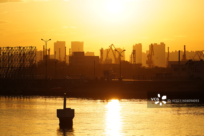 秦皇岛西港花园落日图片素材