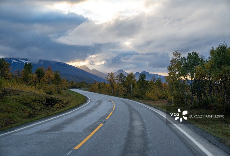 特罗姆瑟通往纳尔维克的公路风光图片素材