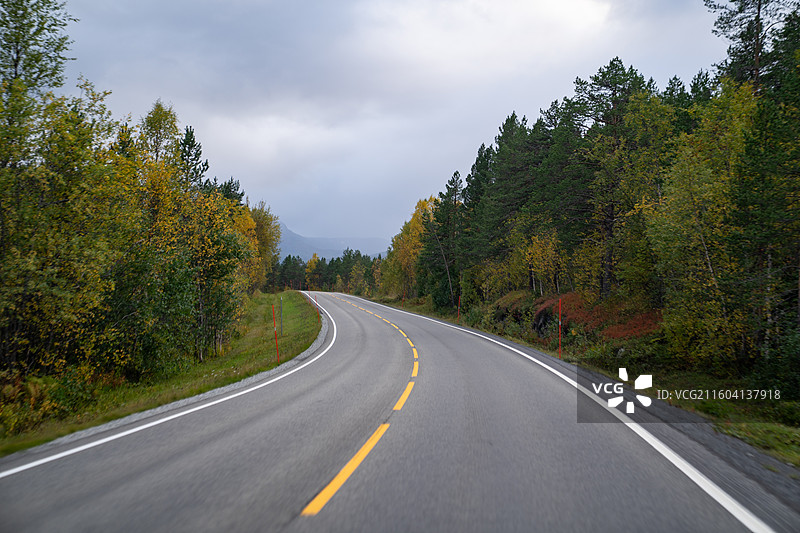 特罗姆瑟通往纳尔维克的公路风光图片素材