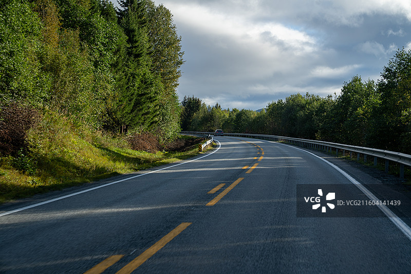 特罗姆瑟通往纳尔维克的公路风光图片素材