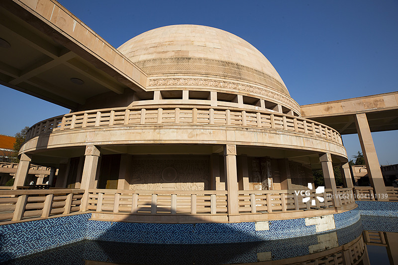 洛阳白马寺内的印度风格佛殿苑图片素材