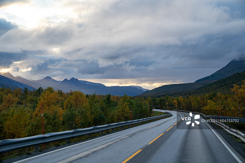 特罗姆瑟通往纳尔维克的公路风光图片素材