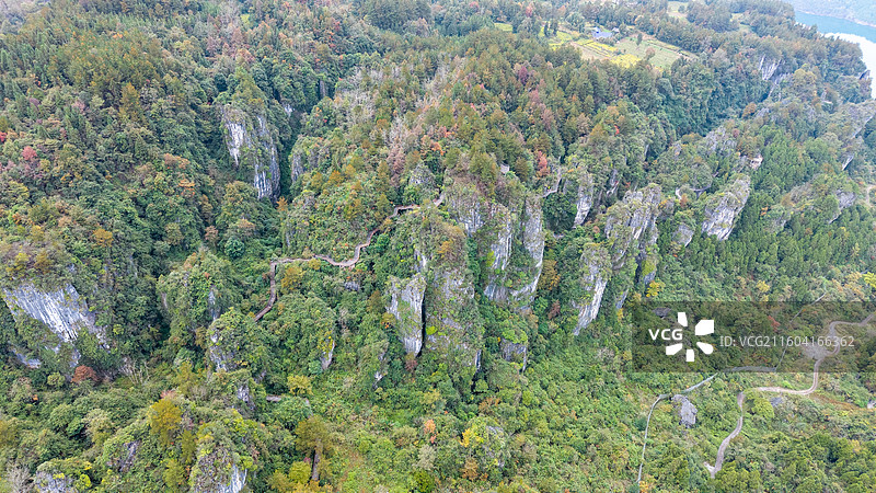 湖北省恩施大清江红花峰林景区秋季风光图片素材