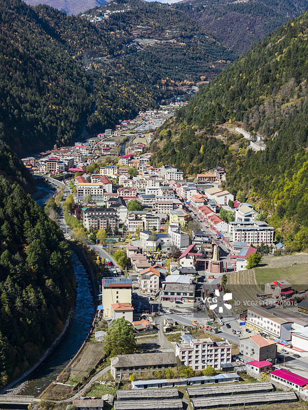 四川阿坝理县米亚罗镇高原小镇风光图片素材