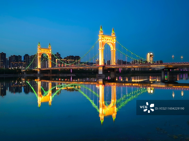 渭水夜桥图片素材