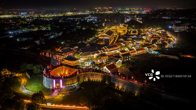 宁波慈城古县城大东门骢马河街区夜景灯光秀图片素材