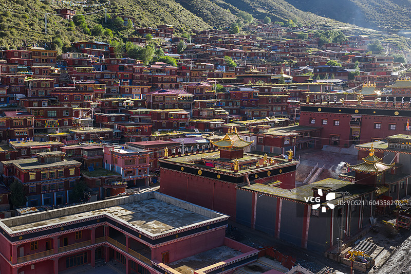 德格印经院日出图片素材