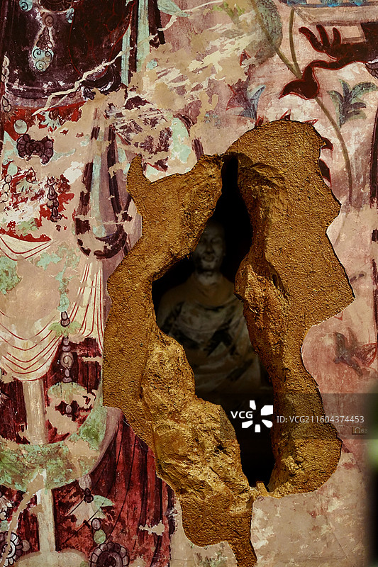 敦煌 墙 裂缝 佛 菩萨 塑像图片素材