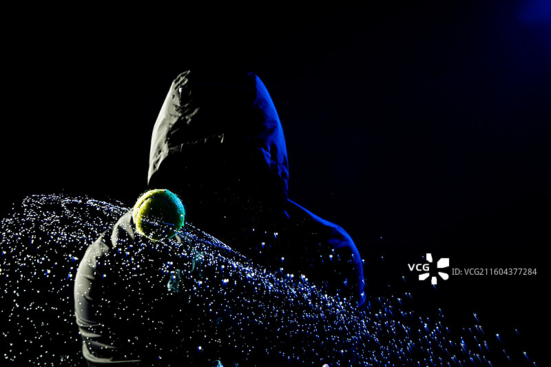 匿影挥拍图片素材