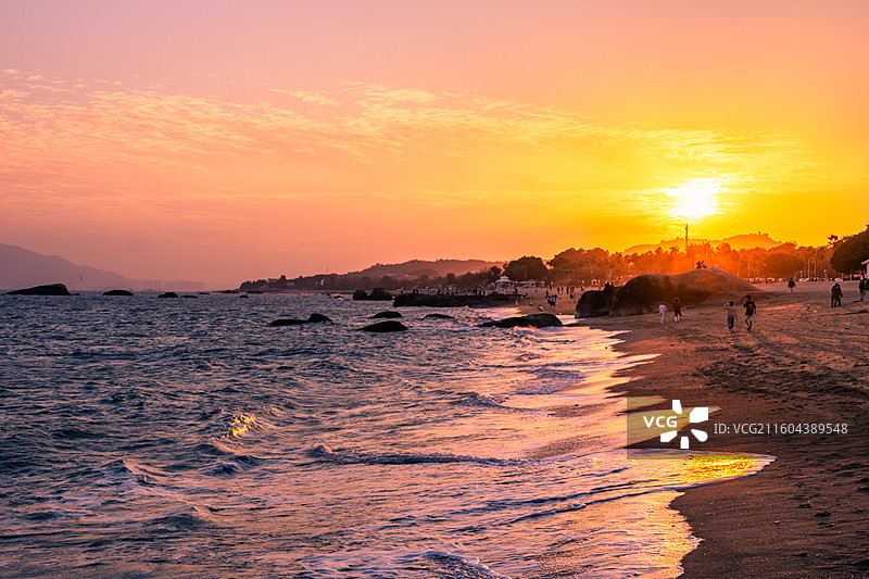 厦门椰风寨沙滩黄昏落日图片素材