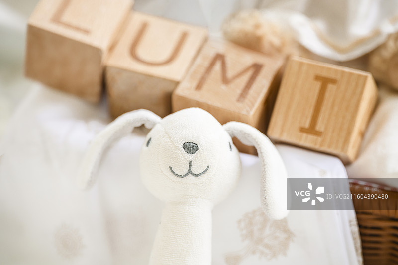 新生儿礼品篮橱窗展示装饰与布置设计图片素材