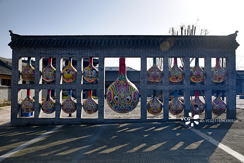 凤翔六营中国泥塑文化园马勺脸谱图片素材