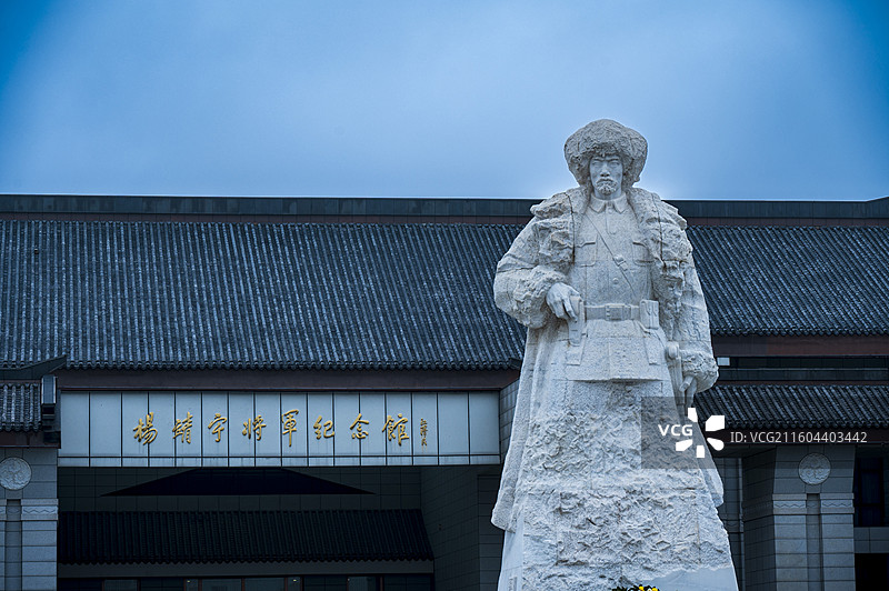 河南省驻马店市杨靖宇将军纪念馆杨靖宇将军塑像图片素材