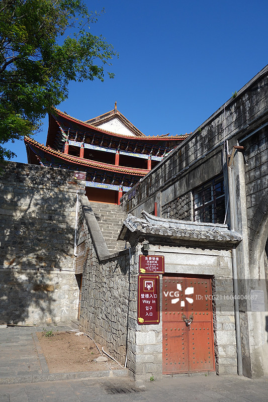 云南省大理州大理市大理古城：南门城楼文献名邦图片素材