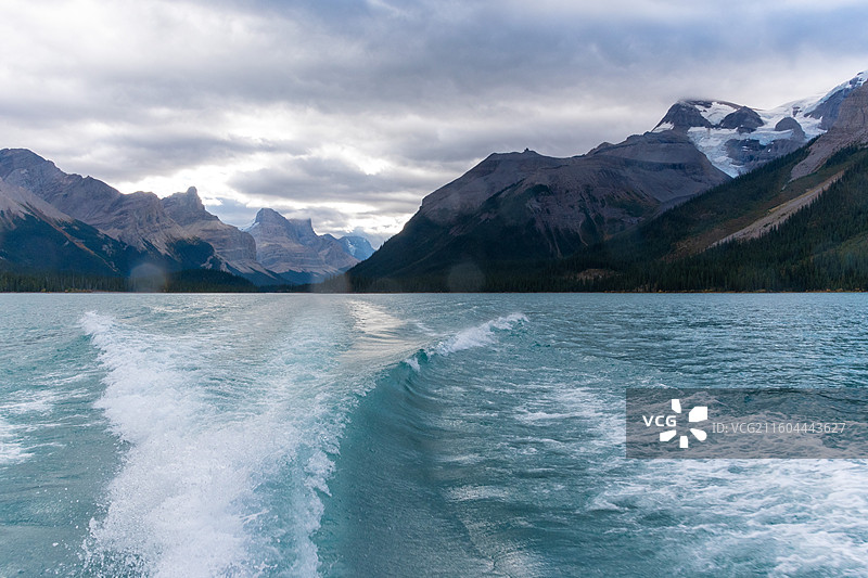 玛琳湖，精灵岛，加拿大落基山脉贾斯珀图片素材