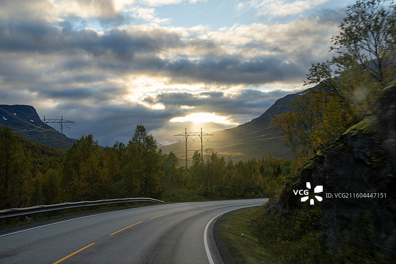 特罗姆瑟通往纳尔维克的公路风光图片素材