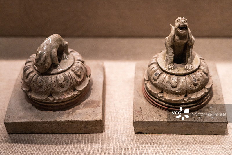 白釉瓷覆莲座兽（隋开皇十五年）河南博物院藏 1959年安阳市张盛墓出土图片素材