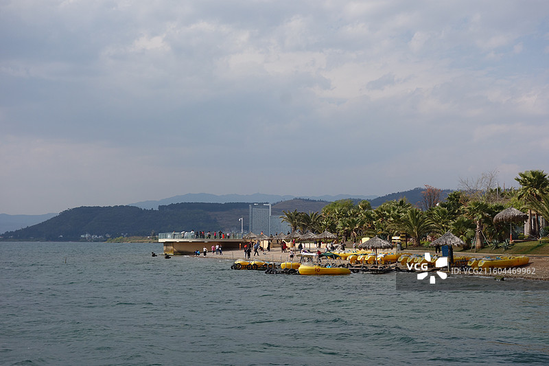 云南省玉溪市抚仙湖：樱花谷静心台图片素材