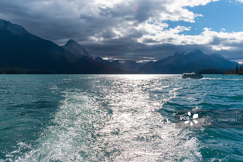 玛琳湖，精灵岛，加拿大落基山脉贾斯珀图片素材