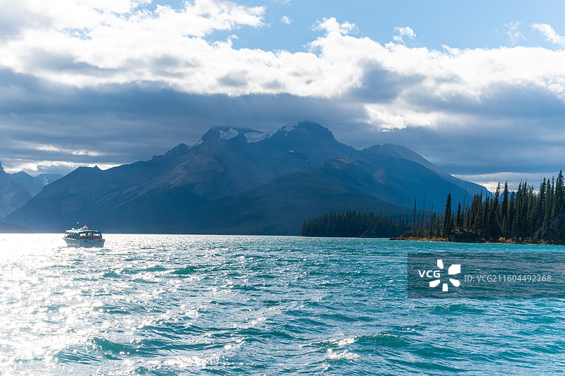 玛琳湖，精灵岛，加拿大落基山脉贾斯珀图片素材