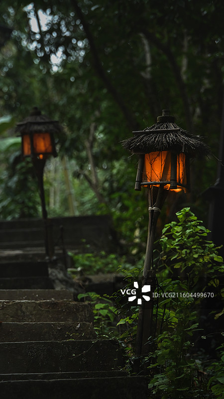 石阶与小夜灯图片素材