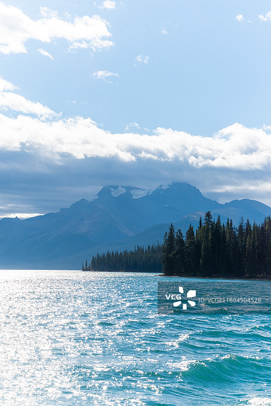 玛琳湖，精灵岛，加拿大落基山脉贾斯珀图片素材