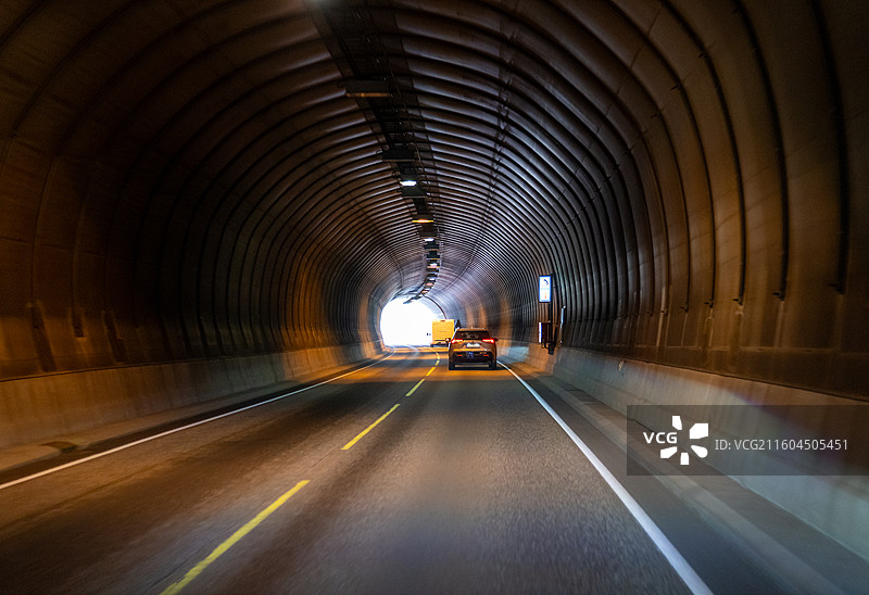 挪威诺尔兰郡纳尔维克通往雷纳的公路自然风光图片素材