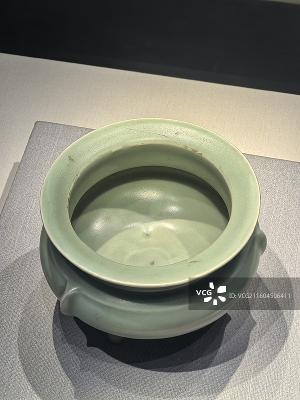 梅子青鬲式炉图片素材
