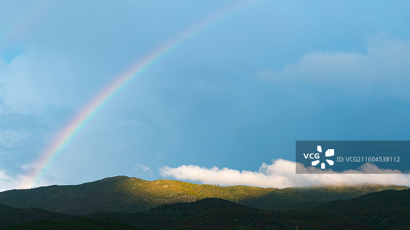 宫崎骏彩虹图片素材