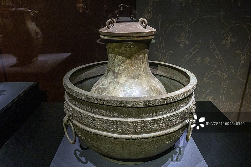 湖北省博物馆铜圆鉴缶战国2002年枣阳九连墩1号墓图片素材