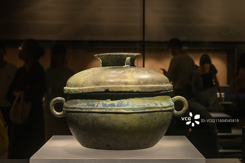 湖北省博物馆鄎子行盆春秋时期1975年十堰涢阳乡鲢鱼嘴村出土图片素材