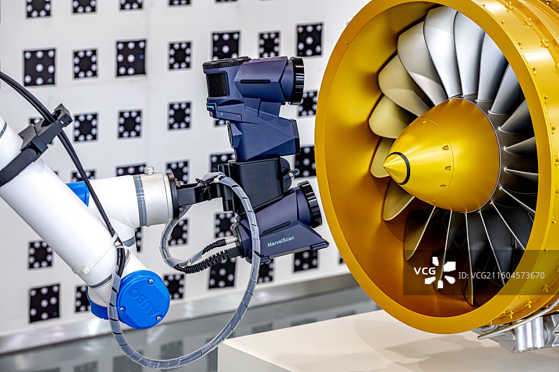 海克斯康 中观双目视觉传感器 激光三维扫描测量定位 航空发动机大尺寸测量场自动化检测 上海松江科技城图片素材