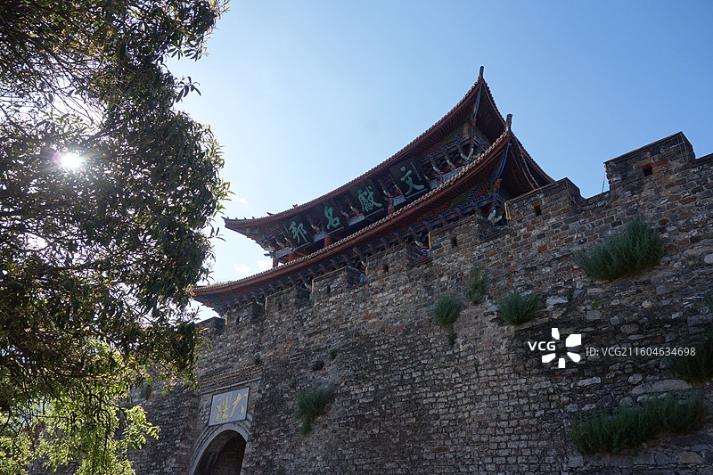 云南省大理州大理市大理古城：南门城楼文献名邦图片素材
