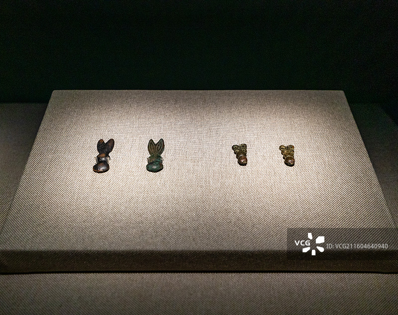 深圳南山博物馆鄂尔多斯精品青铜器文物图片素材