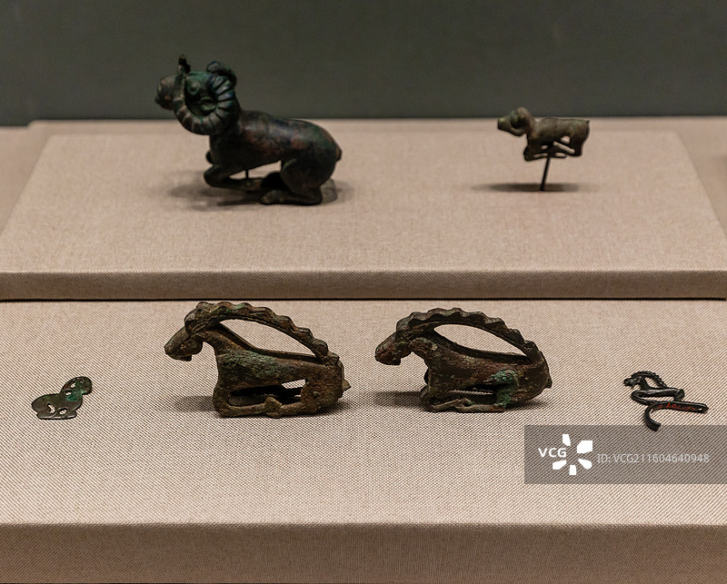 深圳南山博物馆鄂尔多斯精品青铜器文物图片素材