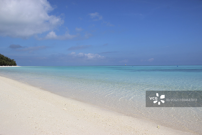 马来西亚沙巴亚庇环滩岛蓝天碧海自然风景图片素材