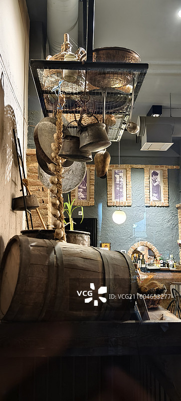 希腊色萨利大区特里卡拉州～卡兰巴卡希腊菜餐厅图片素材