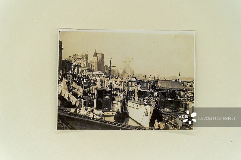 四川成都马库斯和松杰的朋友们和平小屋展出的二战时期照片图片素材