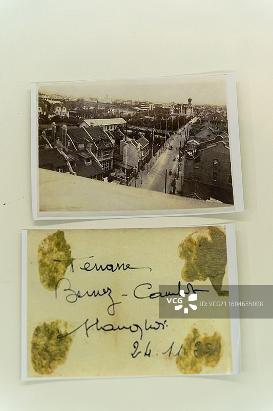 四川成都马库斯和松杰的朋友们和平小屋展出的二战时期照片图片素材