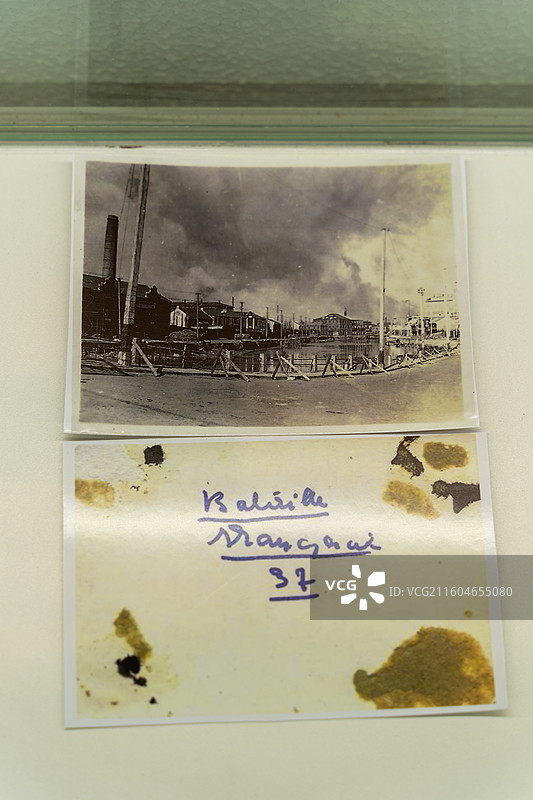 四川成都马库斯和松杰的朋友们和平小屋展出的二战时期照片图片素材