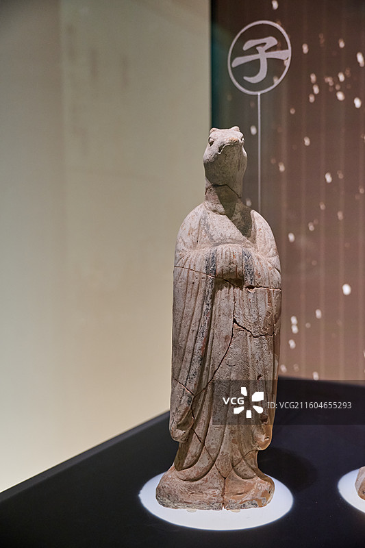 陕西西安咸阳国际机场 西部机场博物馆 四方馆：唐代 陶十二生肖俑 子鼠图片素材