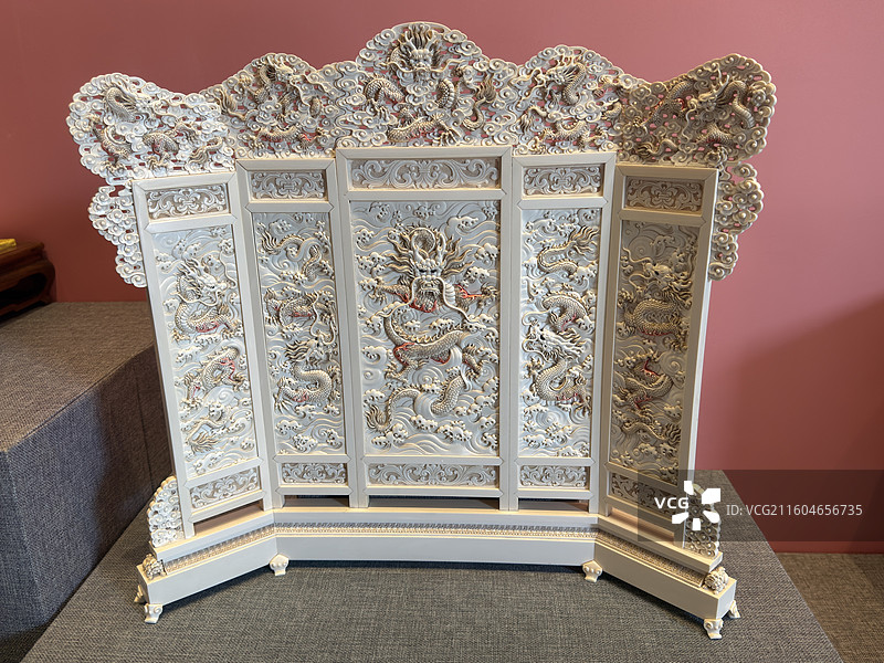 九龙屏风，牙雕，陈家祠，广东民间工艺博物馆展览的文物图片素材
