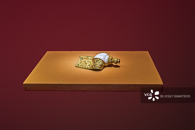 金錾花嵌宝石银里右旋白螺，清，北京故宫博物院藏图片素材