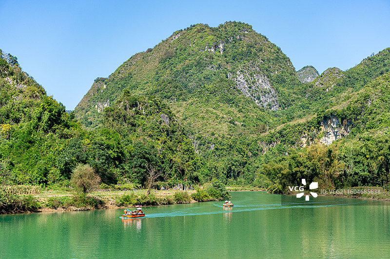 广西巴马百鸟岩景区风光图片素材